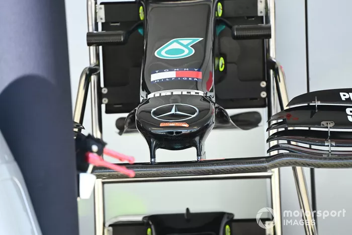 Detalle técnico del Mercedes