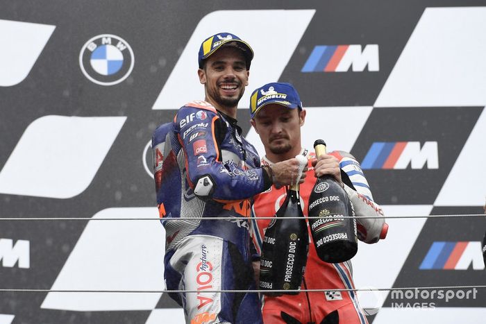 Podio: ganador Miguel Oliveira, Red Bull KTM Tech 3