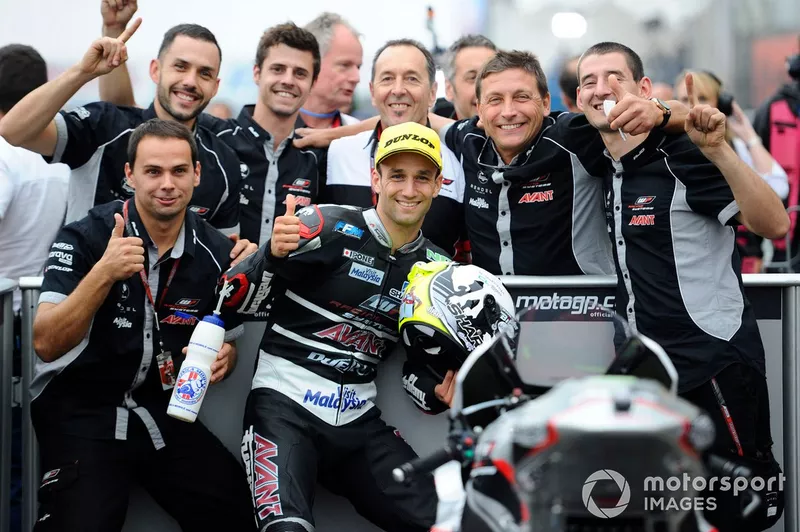 Johann Zarco célèbre son titre avec l'équipe Ajo