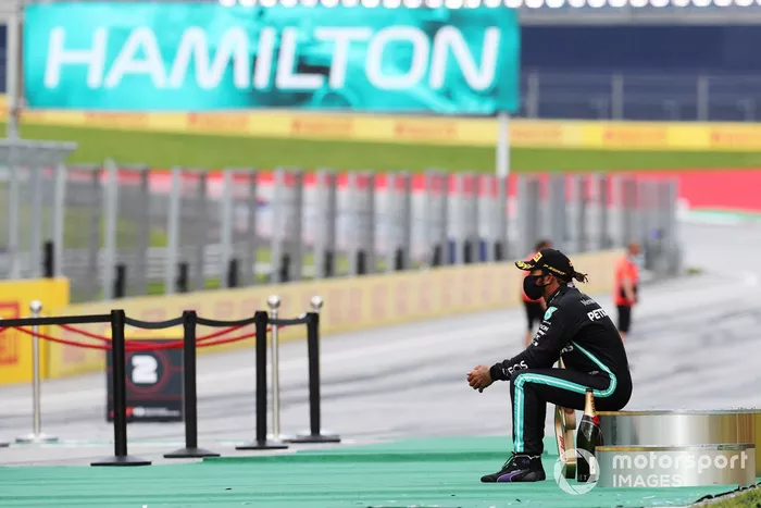 Podio: ganador de la carrera Lewis Hamilton, Mercedes-AMG Petronas F1