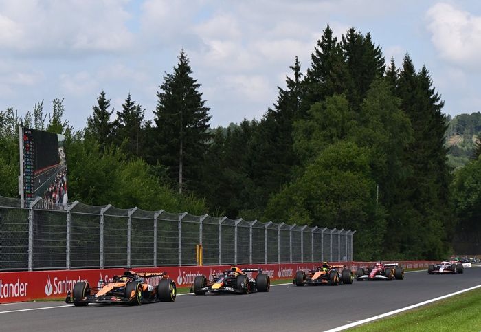 Oscar Piastri, McLaren, Max Verstappen, Red Bull Racing