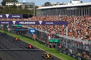 Lando Norris, McLaren MCL38, Charles Leclerc, Ferrari SF-24, Oscar Piastri, McLaren MCL38