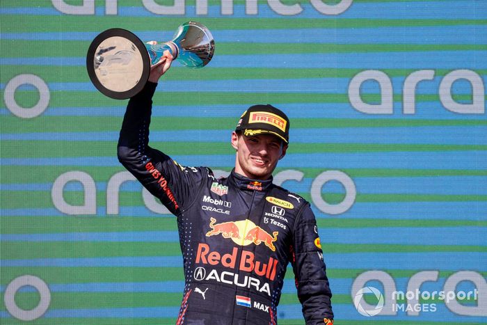 Podio: ganador Max Verstappen, Red Bull Racing