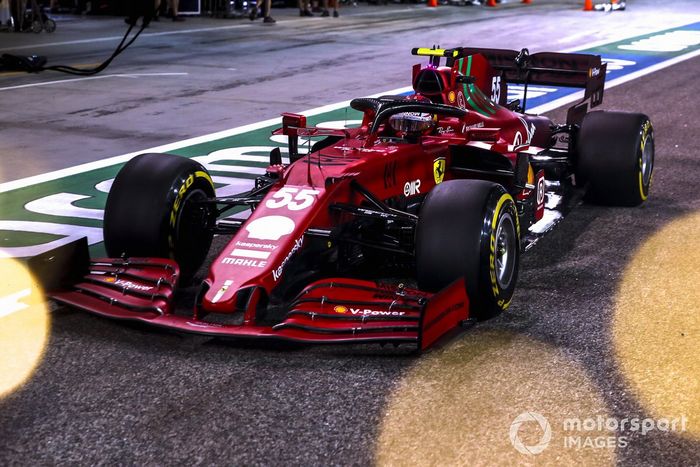 Carlos Sainz Jr., Ferrari SF21 
