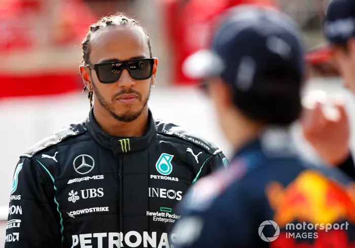 Lewis Hamilton, Mercedes y Sergio Pérez, Red Bull Racing 