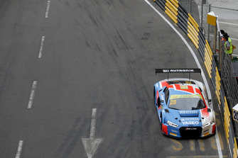 #28 Audi Sport Team Rutronik Audi R8 LMS: Christopher Haase