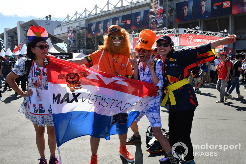 Уболівальники Макса Ферстаппена, Red Bull Racing