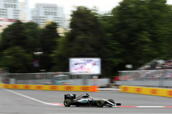 Льюїс Хемілтон, Mercedes AMG F1 W07 Hybrid