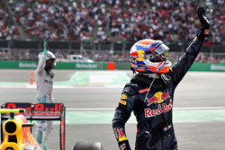 Макс Ферстаппен, Red Bull Racing вітає глядачів у закритому парку