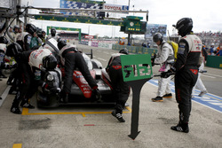 Pitstop #5 Toyota Racing Toyota TS050 Hybrid: Anthony Davidson, Sébastien Buemi, Kazuki Nakajima