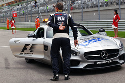Bernd Maylander, el conductor del coche de seguridad FIA