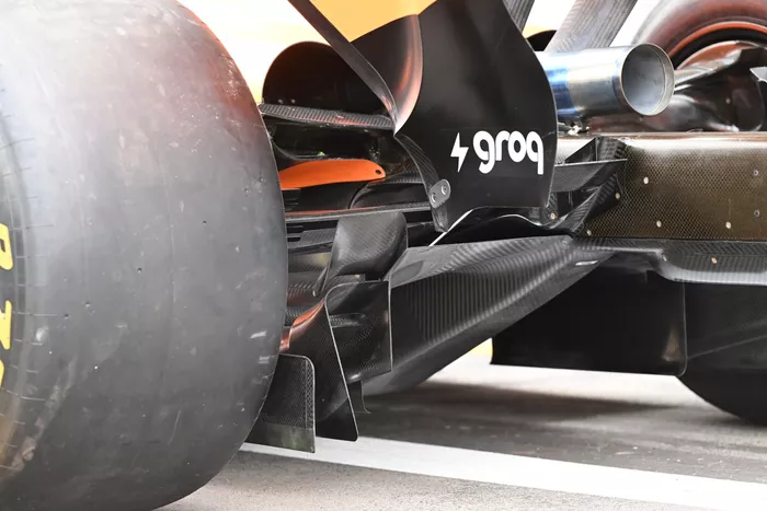 تفاصيل McLaren MCL40