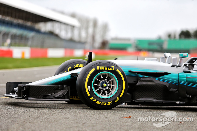 Détails de l'aileron avant de la Mercedes AMG F1 W08 Hybrid