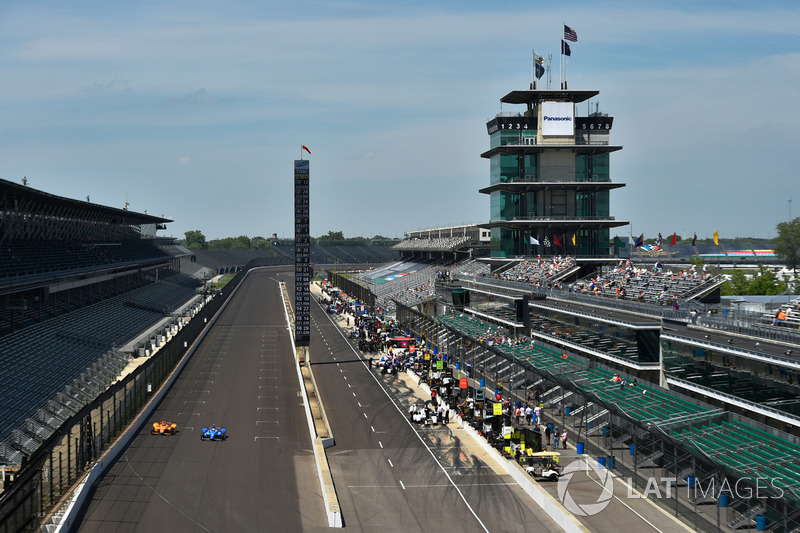 Fernando Alonso, Andretti Autosport Honda, Scott Dixon, Chip Ganassi Racing Honda