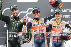 Подіум: друге місце Йонас Фольгер, Monster Yamaha Tech 3, переможець гонки Марк Маркес, Repsol Honda