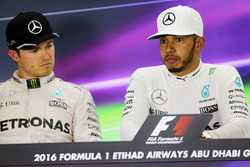Нико Росберг, Mercedes AMG F1, и Льюис Хэмилтон, Mercedes AMG F1