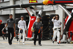 Stoffel Vandoorne, McLaren, Fernando Alonso, McLaren