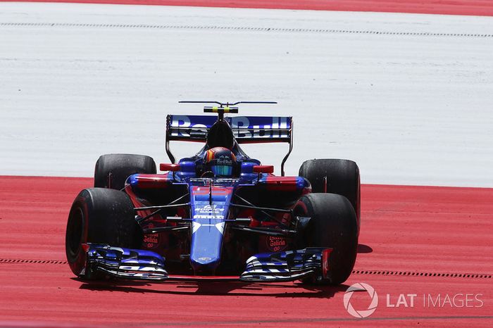 Carlos Sainz Jr., Scuderia Toro Rosso STR12 gira