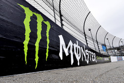 Schriftzug: Monster Energy NASCAR Cup Series