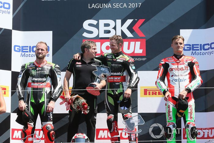 Podio: ganador Jonathan Rea, Kawasaki Racing, segundo lugar Tom Sykes, Kawasaki Racing, tercer lugar Chaz Davies, Ducati Team