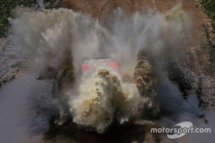 #302 Toyota Gazoo Racing Toyota: Giniel de Villiers, Dirk von Zitzewitz