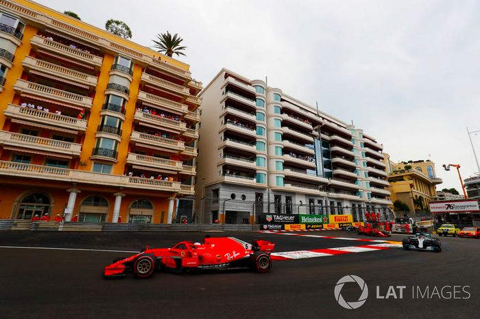 Sebastian Vettel, Ferrari SF71H, Lewis Hamilton, Mercedes AMG F1 W09, Kimi Raikkonen, Ferrari SF71H y Valtteri Bottas, Mercedes AMG F1 W09