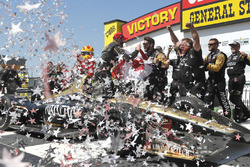 Racewinnaar James Hinchcliffe, Schmidt Peterson Motorsports Honda