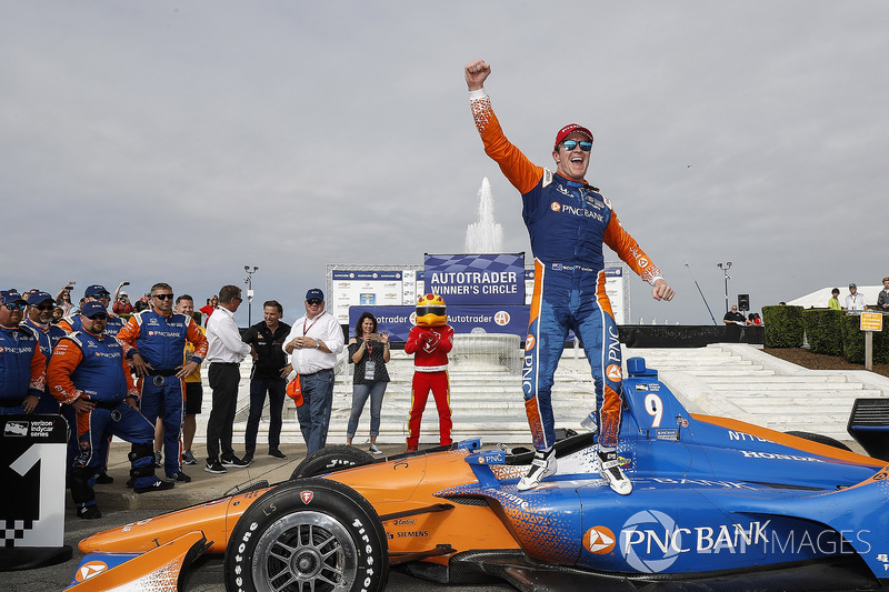 Il vincitore della gara Scott Dixon, Chip Ganassi Racing Honda