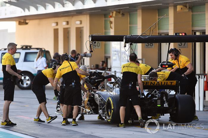 Carlos Sainz Jr., Renault Sport F1 Team RS17