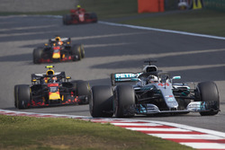 Lewis Hamilton, Mercedes AMG F1 W09, Max Verstappen, Red Bull Racing RB14 Tag Heuer, e Daniel Ricciardo, Red Bull Racing RB14 Tag Heuer