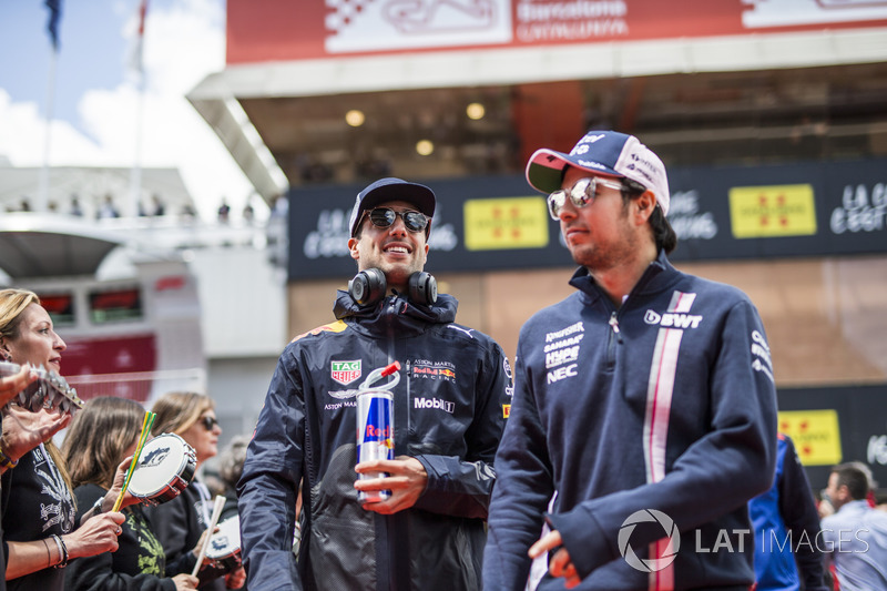 Sergio Perez, Force India and Daniel Ricciardo, Red Bull Racing on the drivers parade