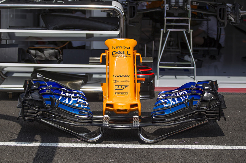 McLaren MCL33 nose and front wing