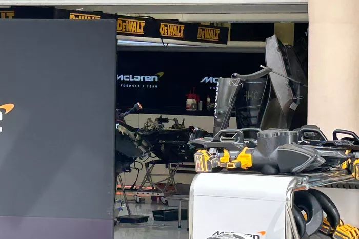 Aspectos del garaje de McLaren MCL36