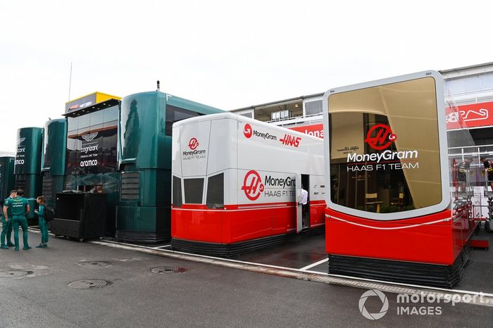 Las autocaravanas Aston Martin y Haas