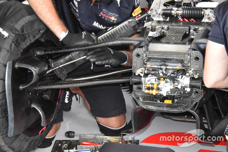Red Bull Racing RB14 front detail