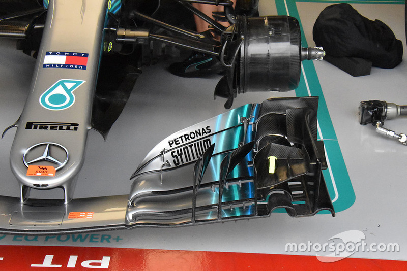 Mercedes AMG F1 W09 front wing detail