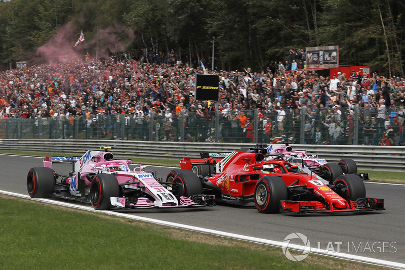 Esteban Ocon, Racing Point Force India VJM11, Sebastian Vettel, Ferrari SF71H, Lewis Hamilton, Mercedes AMG F1 W09 and Sergio Perez, Racing Point Force India VJM11 on lap 1