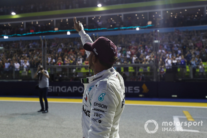 Lewis Hamilton 79. rajtelsősége a Forma-1-ben - F1 2018 - Szingapúri Nagydíj