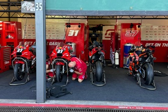 Garasi Red Bull Gas Gas Tech 3
