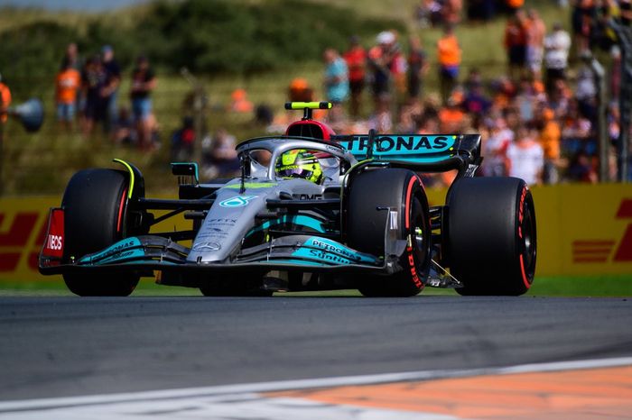 Lewis Hamilton, Mercedes W13