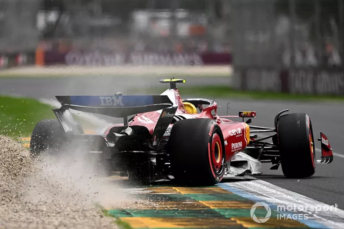 Lewis Hamilton, Ferrari spins