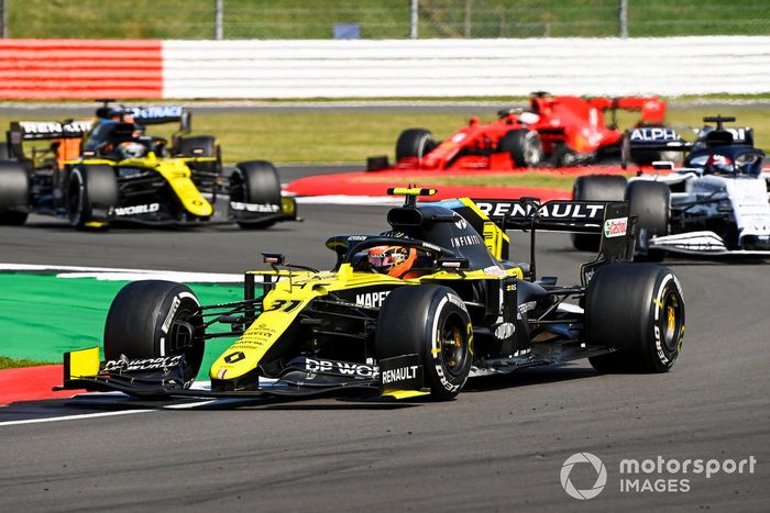 Esteban Ocon, Renault F1 Team R.S.20, Daniil Kvyat, AlphaTauri AT01, Daniel Ricciardo, Renault F1 Team R.S.20