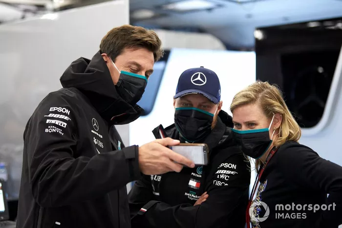 Toto Wolff, Director Ejecutivo, Mercedes AMG y Valtteri Bottas, Mercedes-AMG Petronas F1 