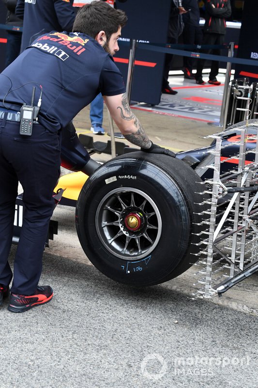 Red Bull Racing RB15 front wheel and aero sensors
