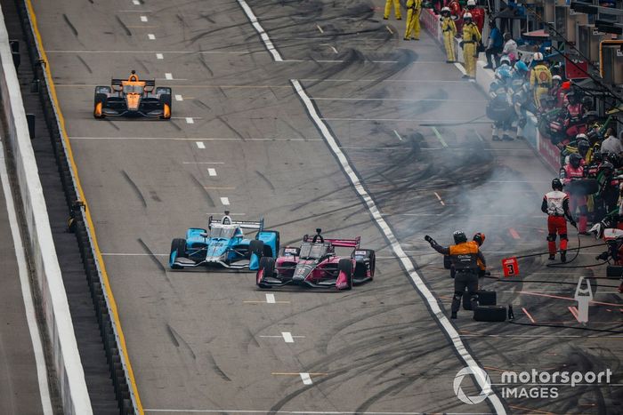 Linus Lundqvist, Meyer Shank Racing Honda, parada en boxes, Devlin DeFrancesco, Andretti Steinbrenner Autosport Honda