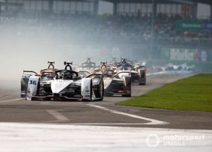 Andre Lotterer, Porsche, Porsche 99x Electric with damage ahead of Jean-Eric Vergne, DS Techeetah, DS E-Tense FE20, Antonio Felix da Costa, DS Techeetah, DS E-Tense FE20