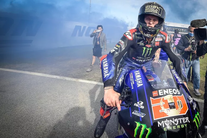El Campeón del Mundo Fabio Quartararo, Yamaha Factory Racing celebra