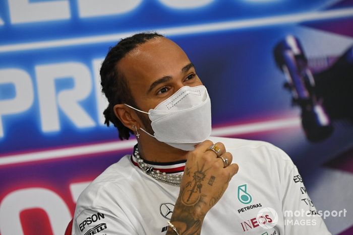 Lewis Hamilton, Mercedes en la rueda de prensa