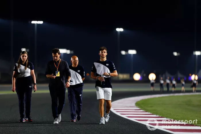 Pierre Gasly, AlphaTauri recorre la pista 