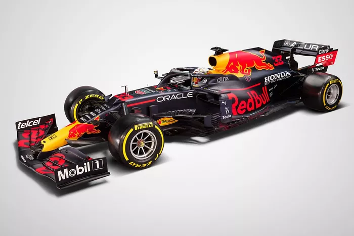 Red Bull Racing RB16B con el patrocinador Acura 